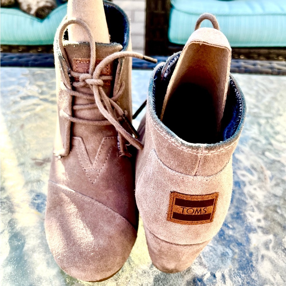 Tom’s Wedge Booties in Beige Suede